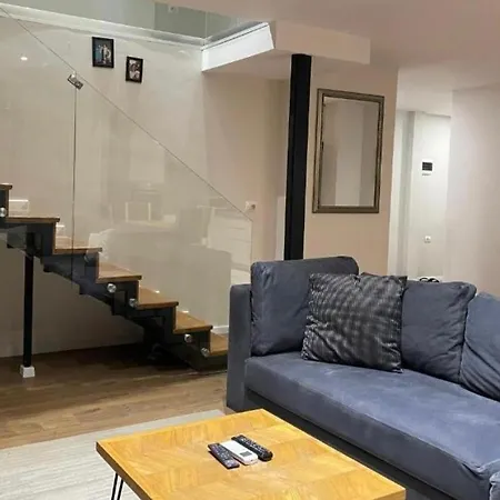公寓 Luxury Duplex Golden Park 3 *