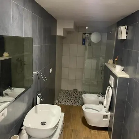 Luxury Duplex Golden Park 3 * 地拉那